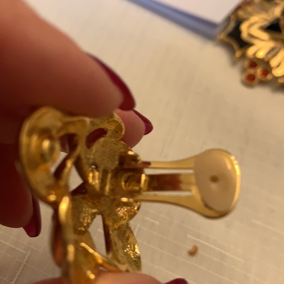 - gold coloured earrings - Picture 2 of 2